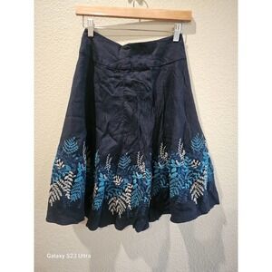 Women's  sz 0, Ann Taylor flower navy blue skirt with embroidery